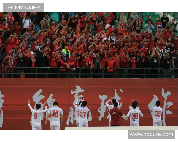 辽宁足球传奇人物的成长历程与成就回顾